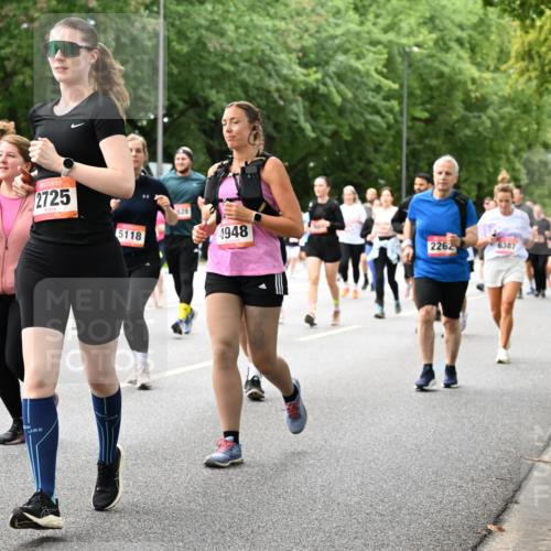 06.09.2026 - CURREX Alsterlauf Dr. Thomas Lammeyer http://msf.ph/oto/10118417 06.09.2026 09:17:09 Laufen 5195, 2725, 5118, 4948, 2262, 6387 meine-sportfotos.de