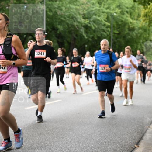 06.09.2026 - CURREX Alsterlauf Dr. Thomas Lammeyer http://msf.ph/oto/10118428 06.09.2026 09:17:09 Laufen 4948, 3241, 226, 4387 meine-sportfotos.de