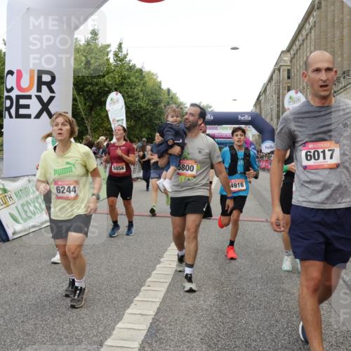 06.09.2026 - CURREX Alsterlauf Yannick Fuchs http://msf.ph/oto/10118435 06.09.2026 09:59:49 Ziel 2269, 2660, 2676, 3119, 3120, 3414, 4042, 4209, 4323, 4324, 4498, 4889, 4916, 5055, 5056, 5154, 5229, 5497, 5800, 6017, 6148, 6244, 6268, 8082 meine-sportfotos.de