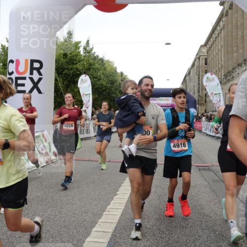 06.09.2026 - CURREX Alsterlauf Yannick Fuchs http://msf.ph/oto/10118464 06.09.2026 09:59:49 Ziel 2269, 2660, 2676, 3119, 3120, 3414, 4042, 4209, 4323, 4324, 4498, 4889, 4916, 5055, 5056, 5154, 5229, 5497, 5800, 6017, 6148, 6244, 6268, 8082 meine-sportfotos.de