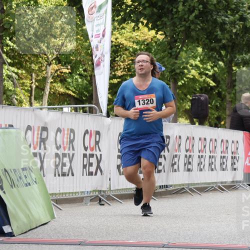 06.09.2026 - CURREX Alsterlauf Yannick Fuchs http://msf.ph/oto/10118496 06.09.2026 12:02:25 Ziel 1072, 1320, 1337 meine-sportfotos.de