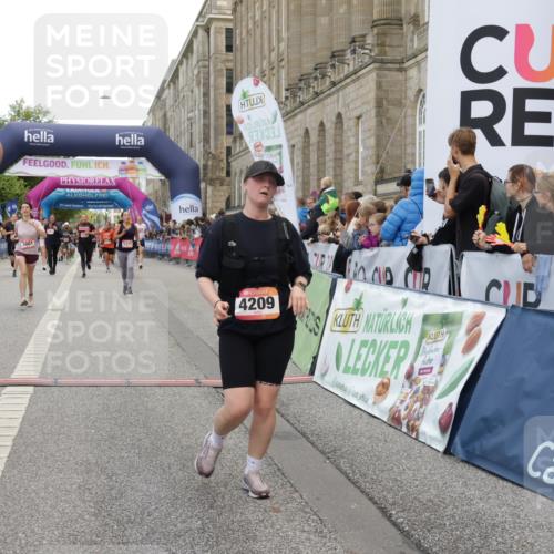 06.09.2026 - CURREX Alsterlauf Yannick Fuchs http://msf.ph/oto/10118522 06.09.2026 09:59:52 Ziel 2269, 2660, 3119, 3120, 3414, 3801, 4209, 4498, 4889, 4916, 5055, 5056, 5229, 5377, 5497, 5800, 6017, 6148, 6244, 6268, 8082 meine-sportfotos.de