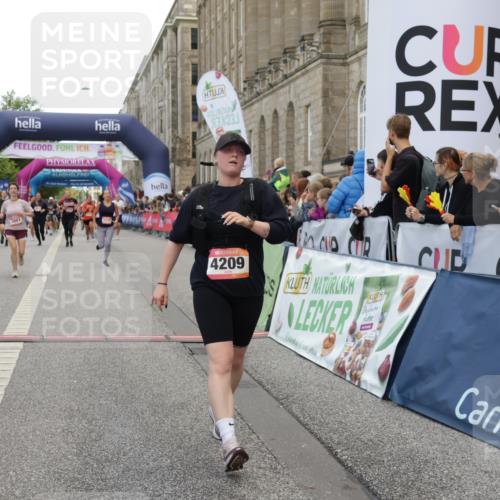 06.09.2026 - CURREX Alsterlauf Yannick Fuchs http://msf.ph/oto/10118529 06.09.2026 09:59:52 Ziel 2269, 2660, 3119, 3120, 3414, 3801, 4209, 4498, 4889, 4916, 5055, 5056, 5229, 5377, 5497, 5800, 6017, 6148, 6244, 6268, 8082 meine-sportfotos.de