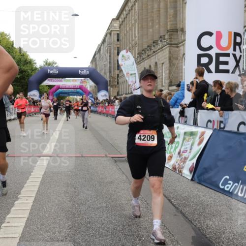 06.09.2026 - CURREX Alsterlauf Yannick Fuchs http://msf.ph/oto/10118552 06.09.2026 09:59:53 Ziel 2269, 2660, 3119, 3120, 3414, 3801, 4209, 4498, 4739, 4889, 4916, 5055, 5056, 5229, 5267, 5377, 5497, 5800, 6017, 6148, 6244, 6268, 8082 meine-sportfotos.de