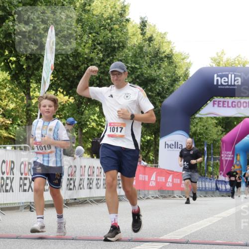 06.09.2026 - CURREX Alsterlauf Yannick Fuchs http://msf.ph/oto/10118601 06.09.2026 12:02:35 Ziel 1017, 1019 meine-sportfotos.de