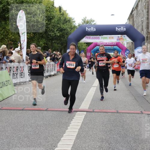 06.09.2026 - CURREX Alsterlauf Yannick Fuchs http://msf.ph/oto/10118673 06.09.2026 09:59:57 Ziel 2238, 2660, 2743, 3179, 3414, 3801, 4180, 4209, 4498, 4739, 5267, 5377, 8023, 8082 meine-sportfotos.de