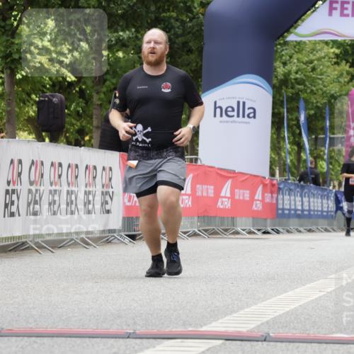 06.09.2026 - CURREX Alsterlauf Yannick Fuchs http://msf.ph/oto/10118693 06.09.2026 12:02:39 Ziel 1005, 1017, 1019, 8267 meine-sportfotos.de