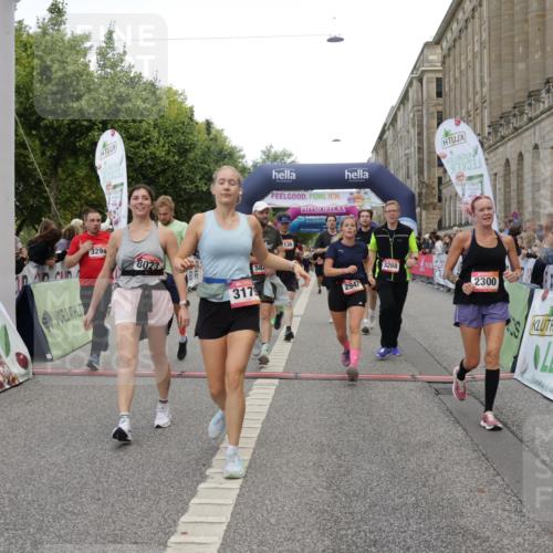 06.09.2026 - CURREX Alsterlauf Yannick Fuchs http://msf.ph/oto/10118806 06.09.2026 10:00:03 Ziel 2136, 2238, 2300, 2528, 2686, 2743, 2947, 3179, 3268, 3294, 3511, 4136, 4180, 4237, 4424, 4739, 5267, 5501, 5823, 6254, 8023, 8314 meine-sportfotos.de