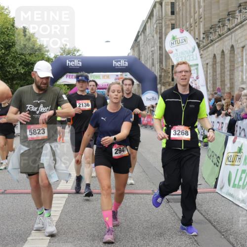 06.09.2026 - CURREX Alsterlauf Yannick Fuchs http://msf.ph/oto/10118832 06.09.2026 10:00:04 Ziel 2136, 2238, 2300, 2528, 2686, 2743, 2947, 3179, 3268, 3294, 3364, 3511, 4136, 4180, 4237, 4424, 4739, 5267, 5472, 5501, 5738, 5823, 6254, 8002, 8023, 8314 meine-sportfotos.de