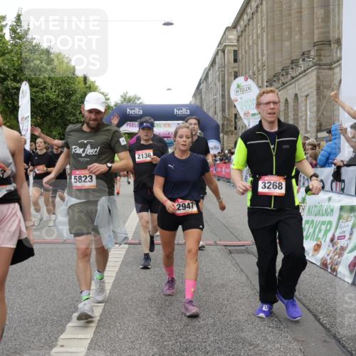 06.09.2026 - CURREX Alsterlauf Yannick Fuchs http://msf.ph/oto/10118857 06.09.2026 10:00:05 Ziel 2136, 2238, 2300, 2528, 2686, 2743, 2947, 3179, 3268, 3294, 3364, 3511, 4136, 4180, 4237, 4424, 4739, 5267, 5472, 5501, 5738, 5741, 5823, 6254, 8002, 8023, 8314 meine-sportfotos.de