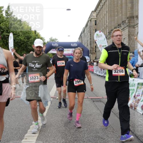 06.09.2026 - CURREX Alsterlauf Yannick Fuchs http://msf.ph/oto/10118864 06.09.2026 10:00:05 Ziel 2136, 2238, 2300, 2528, 2686, 2743, 2947, 3179, 3268, 3294, 3364, 3511, 4136, 4180, 4237, 4424, 4739, 5267, 5472, 5501, 5738, 5741, 5823, 6254, 8002, 8023, 8314 meine-sportfotos.de