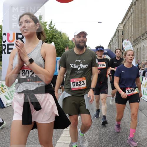 06.09.2026 - CURREX Alsterlauf Yannick Fuchs http://msf.ph/oto/10118891 06.09.2026 10:00:06 Ziel 2136, 2238, 2300, 2528, 2686, 2743, 2947, 3179, 3268, 3294, 3364, 3511, 4136, 4180, 4237, 4407, 4424, 5472, 5501, 5738, 5741, 5823, 6254, 8002, 8023, 8314 meine-sportfotos.de