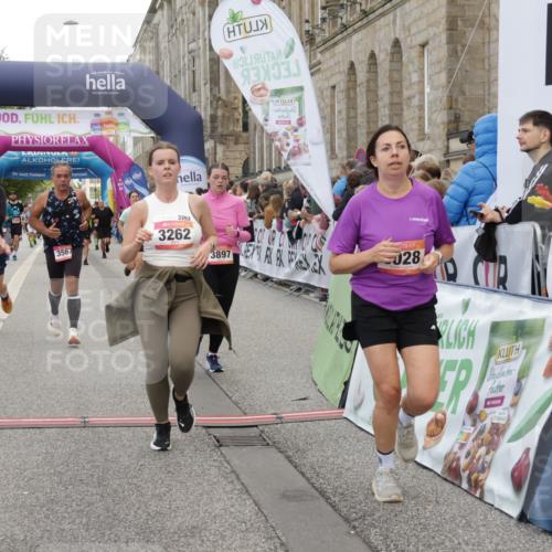 06.09.2026 - CURREX Alsterlauf Yannick Fuchs http://msf.ph/oto/10119056 06.09.2026 10:00:14 Ziel 2940, 3006, 3262, 3364, 3506, 3507, 3567, 3897, 4136, 4407, 5222, 5472, 5622, 5738, 5741, 6028, 6112, 6241, 6254, 6299, 8002, 8035, 8212 meine-sportfotos.de