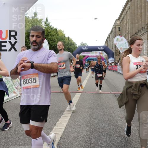 06.09.2026 - CURREX Alsterlauf Yannick Fuchs http://msf.ph/oto/10119118 06.09.2026 10:00:15 Ziel 2940, 3006, 3262, 3364, 3506, 3507, 3567, 3574, 3897, 4136, 4407, 5222, 5472, 5622, 5738, 5741, 6028, 6112, 6241, 6299, 8002, 8035, 8212 meine-sportfotos.de
