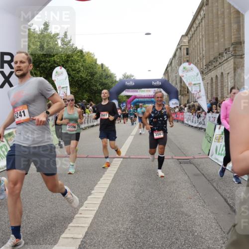 06.09.2026 - CURREX Alsterlauf Yannick Fuchs http://msf.ph/oto/10119134 06.09.2026 10:00:16 Ziel 2940, 3006, 3262, 3364, 3506, 3507, 3567, 3574, 3897, 4407, 5222, 5472, 5622, 5738, 5741, 6028, 6112, 6241, 6299, 8002, 8035, 8212 meine-sportfotos.de
