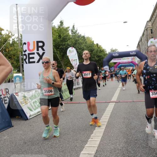 06.09.2026 - CURREX Alsterlauf Yannick Fuchs http://msf.ph/oto/10119154 06.09.2026 10:00:17 Ziel 2273, 2274, 2940, 3006, 3262, 3506, 3507, 3567, 3574, 3897, 4296, 4407, 5222, 5622, 5741, 6028, 6112, 6241, 6299, 6457, 8035, 8212 meine-sportfotos.de