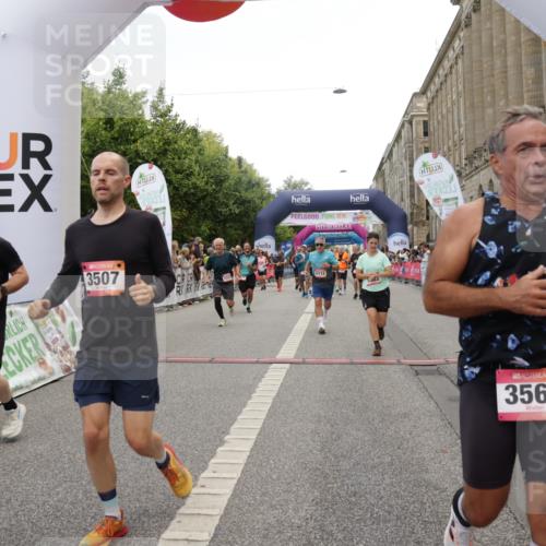 06.09.2026 - CURREX Alsterlauf Yannick Fuchs http://msf.ph/oto/10119171 06.09.2026 10:00:17 Ziel 2273, 2274, 2940, 3006, 3262, 3506, 3507, 3567, 3574, 3897, 4296, 4407, 5222, 5622, 5741, 6028, 6112, 6241, 6299, 6457, 8035, 8212 meine-sportfotos.de