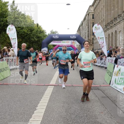 06.09.2026 - CURREX Alsterlauf Yannick Fuchs http://msf.ph/oto/10119211 06.09.2026 10:00:18 Ziel 2273, 2274, 2505, 2940, 3006, 3262, 3506, 3507, 3567, 3574, 3897, 4296, 4407, 5222, 5622, 6028, 6112, 6241, 6258, 6299, 6457, 8035, 8212 meine-sportfotos.de