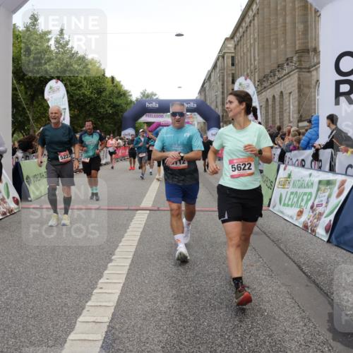 06.09.2026 - CURREX Alsterlauf Yannick Fuchs http://msf.ph/oto/10119240 06.09.2026 10:00:19 Ziel 2089, 2273, 2274, 2505, 2940, 3006, 3262, 3506, 3507, 3567, 3574, 3897, 4296, 5005, 5222, 5622, 6028, 6112, 6241, 6258, 6291, 6299, 6457, 8035, 8212 meine-sportfotos.de
