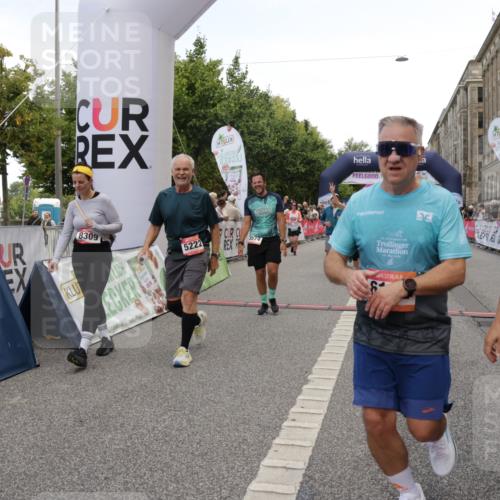 06.09.2026 - CURREX Alsterlauf Yannick Fuchs http://msf.ph/oto/10119260 06.09.2026 10:00:20 Ziel 2089, 2273, 2274, 2505, 2856, 2940, 3006, 3262, 3506, 3507, 3567, 3574, 3897, 4296, 4578, 5005, 5222, 5536, 5622, 6028, 6112, 6241, 6258, 6291, 6299, 6457, 8212 meine-sportfotos.de