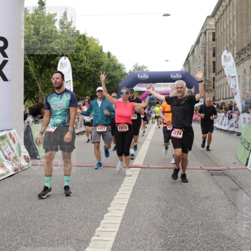 06.09.2026 - CURREX Alsterlauf Yannick Fuchs http://msf.ph/oto/10119307 06.09.2026 10:00:22 Ziel 2089, 2273, 2274, 2505, 2856, 2940, 3506, 3507, 3567, 3574, 3897, 4296, 4524, 4578, 5005, 5222, 5536, 5622, 6112, 6241, 6258, 6291, 6457, 8212 meine-sportfotos.de