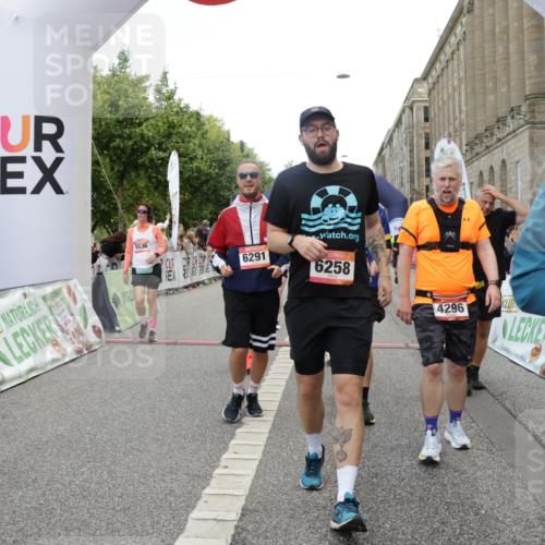 06.09.2026 - CURREX Alsterlauf Yannick Fuchs http://msf.ph/oto/10119385 06.09.2026 10:00:25 Ziel 2089, 2257, 2273, 2274, 2505, 2671, 2856, 3574, 4296, 4461, 4524, 4578, 5005, 5222, 5536, 5622, 6112, 6258, 6291, 6457, 8008 meine-sportfotos.de