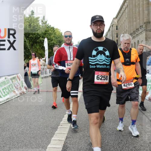 06.09.2026 - CURREX Alsterlauf Yannick Fuchs http://msf.ph/oto/10119409 06.09.2026 10:00:25 Ziel 2089, 2257, 2273, 2274, 2505, 2671, 2856, 3574, 4296, 4461, 4524, 4578, 5005, 5222, 5536, 5622, 6112, 6258, 6291, 6457, 8008 meine-sportfotos.de