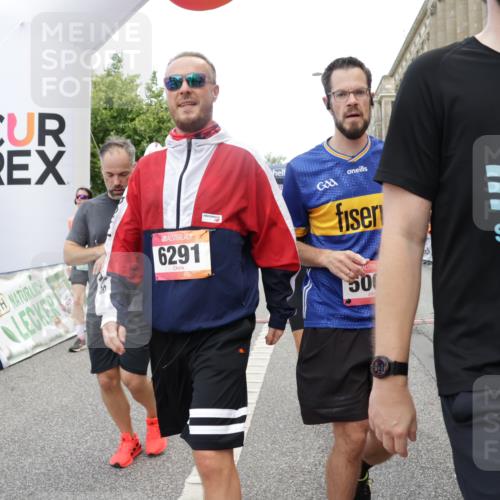 06.09.2026 - CURREX Alsterlauf Yannick Fuchs http://msf.ph/oto/10119440 06.09.2026 10:00:26 Ziel 2089, 2257, 2273, 2274, 2505, 2671, 2856, 3574, 4296, 4461, 4468, 4524, 4578, 5005, 5222, 5536, 6112, 6258, 6291, 6457, 8008, 8318 meine-sportfotos.de