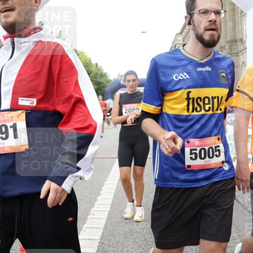 06.09.2026 - CURREX Alsterlauf Yannick Fuchs http://msf.ph/oto/10119455 06.09.2026 10:00:27 Ziel 2089, 2257, 2273, 2274, 2505, 2671, 2721, 2856, 3574, 4296, 4461, 4468, 4524, 4578, 5005, 5536, 6258, 6291, 6457, 8008, 8318 meine-sportfotos.de