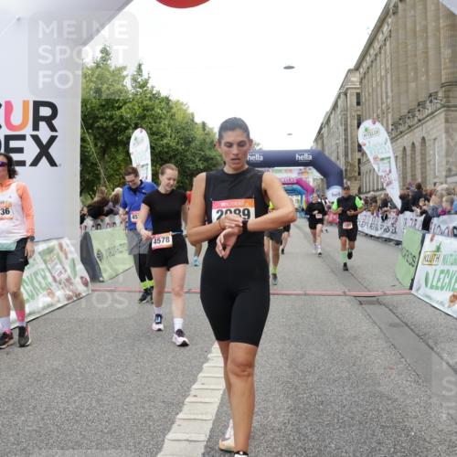 06.09.2026 - CURREX Alsterlauf Yannick Fuchs http://msf.ph/oto/10119476 06.09.2026 10:00:27 Ziel 2089, 2257, 2273, 2274, 2505, 2671, 2721, 2856, 3574, 4296, 4461, 4468, 4524, 4578, 5005, 5536, 6258, 6291, 6457, 8008, 8318 meine-sportfotos.de