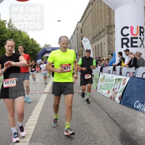 06.09.2026 - CURREX Alsterlauf Yannick Fuchs http://msf.ph/oto/10119533 06.09.2026 10:00:29 Ziel 2089, 2124, 2257, 2273, 2274, 2505, 2545, 2671, 2721, 2856, 4296, 4461, 4468, 4524, 4578, 5005, 5536, 6180, 6258, 6291, 6436, 6457, 8008, 8063, 8318 meine-sportfotos.de