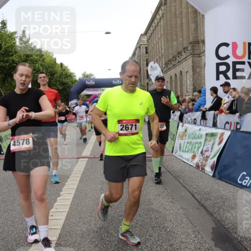 06.09.2026 - CURREX Alsterlauf Yannick Fuchs http://msf.ph/oto/10119539 06.09.2026 10:00:29 Ziel 2089, 2124, 2257, 2273, 2274, 2505, 2545, 2671, 2721, 2856, 4296, 4461, 4468, 4524, 4578, 5005, 5536, 6180, 6258, 6291, 6436, 6457, 8008, 8063, 8318 meine-sportfotos.de