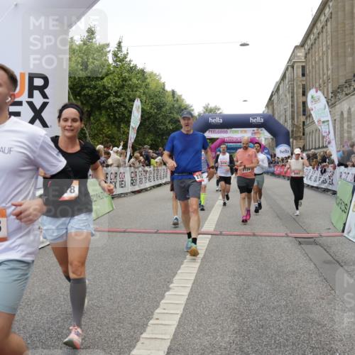 06.09.2026 - CURREX Alsterlauf Yannick Fuchs http://msf.ph/oto/10119591 06.09.2026 10:00:32 Ziel 2124, 2257, 2545, 2671, 2721, 2856, 3848, 4461, 4468, 4524, 4577, 4578, 4900, 5467, 5536, 5567, 5832, 6180, 6187, 6436, 8008, 8063, 8318 meine-sportfotos.de
