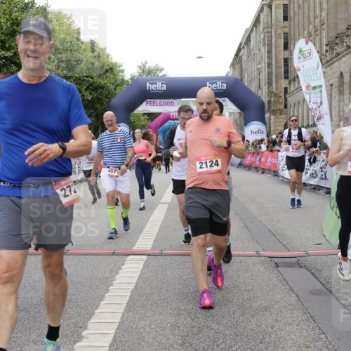 06.09.2026 - CURREX Alsterlauf Yannick Fuchs http://msf.ph/oto/10119647 06.09.2026 10:00:34 Ziel 2124, 2257, 2545, 2671, 2721, 3848, 4461, 4468, 4524, 4577, 4900, 5467, 5567, 5832, 5833, 6180, 6187, 6436, 8008, 8063, 8318 meine-sportfotos.de