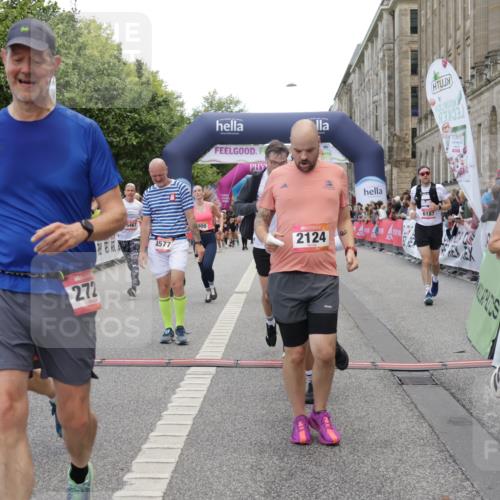 06.09.2026 - CURREX Alsterlauf Yannick Fuchs http://msf.ph/oto/10119655 06.09.2026 10:00:34 Ziel 2124, 2257, 2545, 2671, 2721, 3848, 4461, 4468, 4524, 4577, 4900, 5467, 5567, 5832, 5833, 6180, 6187, 6436, 8008, 8063, 8318 meine-sportfotos.de