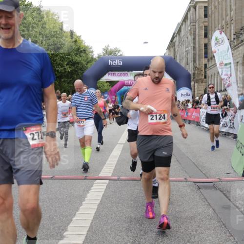 06.09.2026 - CURREX Alsterlauf Yannick Fuchs http://msf.ph/oto/10119662 06.09.2026 10:00:34 Ziel 2124, 2257, 2545, 2671, 2721, 3848, 4461, 4468, 4524, 4577, 4900, 5467, 5567, 5832, 5833, 6180, 6187, 6436, 8008, 8063, 8318 meine-sportfotos.de