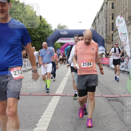 06.09.2026 - CURREX Alsterlauf Yannick Fuchs http://msf.ph/oto/10119669 06.09.2026 10:00:34 Ziel 2124, 2257, 2545, 2671, 2721, 3848, 4461, 4468, 4524, 4577, 4900, 5467, 5567, 5832, 5833, 6180, 6187, 6436, 8008, 8063, 8318 meine-sportfotos.de