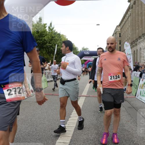 06.09.2026 - CURREX Alsterlauf Yannick Fuchs http://msf.ph/oto/10119692 06.09.2026 10:00:35 Ziel 2124, 2257, 2545, 2671, 2721, 3848, 4461, 4468, 4577, 4900, 5467, 5567, 5832, 5833, 6180, 6187, 6436, 8008, 8063, 8318 meine-sportfotos.de