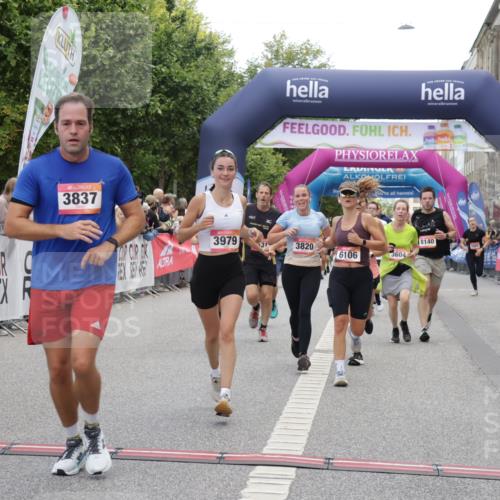 06.09.2026 - CURREX Alsterlauf Yannick Fuchs http://msf.ph/oto/10119806 06.09.2026 10:00:41 Ziel 2531, 3604, 3820, 3837, 3848, 3979, 4084, 4577, 4900, 5108, 5467, 5567, 5832, 5833, 5930, 6106, 6180, 6187, 6257, 6436, 8063, 8068, 8140 meine-sportfotos.de