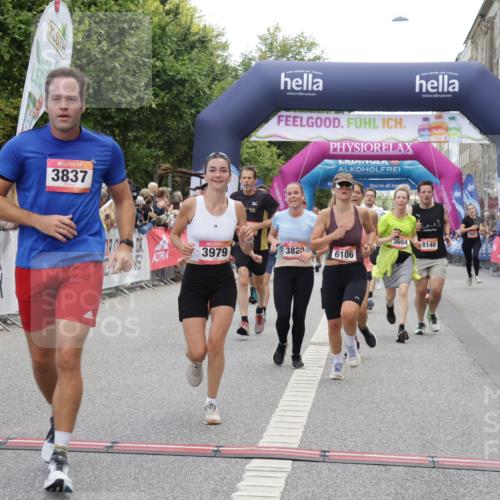 06.09.2026 - CURREX Alsterlauf Yannick Fuchs http://msf.ph/oto/10119814 06.09.2026 10:00:41 Ziel 2531, 3604, 3820, 3837, 3848, 3979, 4084, 4577, 4900, 5108, 5467, 5567, 5832, 5833, 5930, 6106, 6180, 6187, 6257, 6436, 8063, 8068, 8140 meine-sportfotos.de
