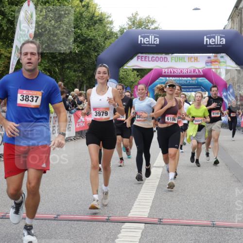 06.09.2026 - CURREX Alsterlauf Yannick Fuchs http://msf.ph/oto/10119826 06.09.2026 10:00:41 Ziel 2531, 3604, 3820, 3837, 3848, 3979, 4084, 4577, 4900, 5108, 5467, 5567, 5832, 5833, 5930, 6106, 6180, 6187, 6257, 6436, 8063, 8068, 8140 meine-sportfotos.de