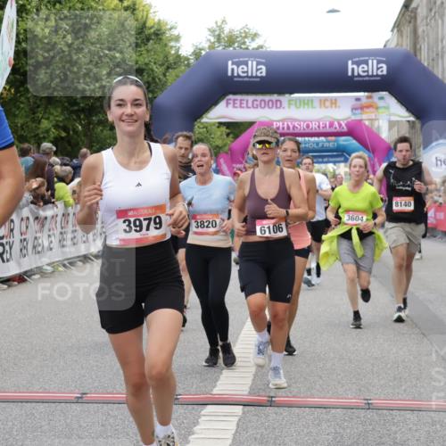 06.09.2026 - CURREX Alsterlauf Yannick Fuchs http://msf.ph/oto/10119865 06.09.2026 10:00:42 Ziel 2531, 2698, 3604, 3820, 3837, 3848, 3979, 4084, 4577, 4900, 5108, 5467, 5519, 5567, 5832, 5833, 5930, 6106, 6187, 6257, 8068, 8140 meine-sportfotos.de