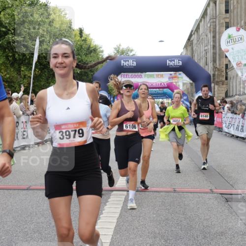 06.09.2026 - CURREX Alsterlauf Yannick Fuchs http://msf.ph/oto/10119880 06.09.2026 10:00:43 Ziel 2531, 2698, 3604, 3820, 3837, 3848, 3979, 4084, 4900, 5108, 5240, 5467, 5519, 5724, 5832, 5833, 5930, 6106, 6187, 6257, 6397, 6480, 8068, 8140 meine-sportfotos.de