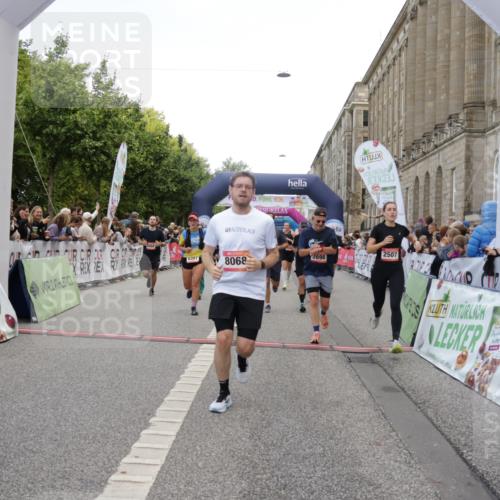 06.09.2026 - CURREX Alsterlauf Yannick Fuchs http://msf.ph/oto/10119975 06.09.2026 10:00:46 Ziel 2531, 2698, 2849, 3068, 3274, 3295, 3604, 3820, 3837, 3979, 4084, 5077, 5108, 5240, 5519, 5577, 5724, 5930, 6106, 6257, 6397, 6480, 8068, 8140, 8293 meine-sportfotos.de