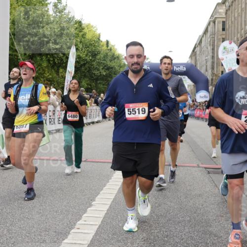 06.09.2026 - CURREX Alsterlauf Yannick Fuchs http://msf.ph/oto/10120038 06.09.2026 10:00:48 Ziel 2531, 2698, 2849, 2895, 3068, 3274, 3295, 3604, 3727, 3820, 3837, 3979, 4084, 4414, 5077, 5108, 5240, 5460, 5519, 5577, 5724, 5930, 6106, 6257, 6397, 6480, 8068, 8140, 8293 meine-sportfotos.de