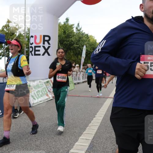 06.09.2026 - CURREX Alsterlauf Yannick Fuchs http://msf.ph/oto/10120071 06.09.2026 10:00:50 Ziel 2531, 2698, 2849, 2895, 3068, 3274, 3295, 3604, 3634, 3635, 3726, 3727, 3820, 4084, 4414, 5077, 5108, 5240, 5460, 5519, 5577, 5724, 5930, 6106, 6257, 6397, 6480, 8068, 8140, 8293 meine-sportfotos.de