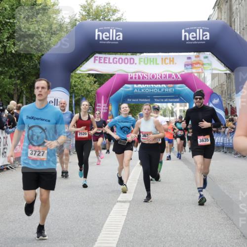 06.09.2026 - CURREX Alsterlauf Yannick Fuchs http://msf.ph/oto/10120117 06.09.2026 10:00:52 Ziel 2251, 2698, 2849, 2895, 3068, 3274, 3295, 3634, 3635, 3726, 3727, 3735, 4414, 5077, 5240, 5460, 5519, 5577, 5724, 5930, 6257, 6283, 6397, 6480, 8068, 8207, 8293 meine-sportfotos.de