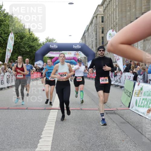 06.09.2026 - CURREX Alsterlauf Yannick Fuchs http://msf.ph/oto/10120237 06.09.2026 10:00:55 Ziel 2251, 2849, 2895, 3068, 3274, 3295, 3634, 3635, 3726, 3727, 3735, 4414, 5077, 5240, 5460, 5577, 5724, 6283, 6397, 6480, 8207, 8293 meine-sportfotos.de