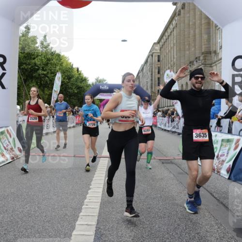 06.09.2026 - CURREX Alsterlauf Yannick Fuchs http://msf.ph/oto/10120274 06.09.2026 10:00:56 Ziel 2251, 2849, 2895, 3068, 3274, 3295, 3634, 3635, 3726, 3727, 3735, 4414, 5077, 5460, 5577, 6283, 8207, 8293 meine-sportfotos.de