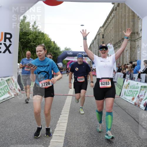 06.09.2026 - CURREX Alsterlauf Yannick Fuchs http://msf.ph/oto/10120319 06.09.2026 10:00:57 Ziel 2251, 2849, 2895, 3274, 3634, 3635, 3726, 3727, 3735, 4414, 4914, 5077, 5145, 5387, 5460, 5577, 6283, 6356, 8207, 8293 meine-sportfotos.de